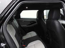 Land Rover Range Rover Evoque P300e R-Dynamic SE