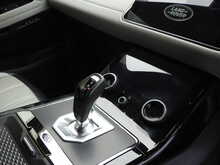 Land Rover Range Rover Evoque P300e R-Dynamic SE
