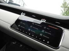 Land Rover Range Rover Evoque P300e R-Dynamic SE