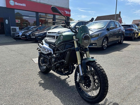 800 Trail E5 800 Motorbike Manual Petrol