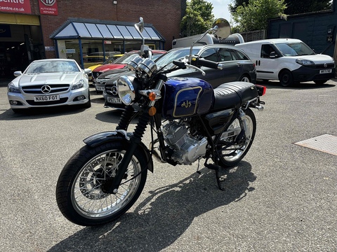 Roadster Motorcycle 125 Manual Petrol