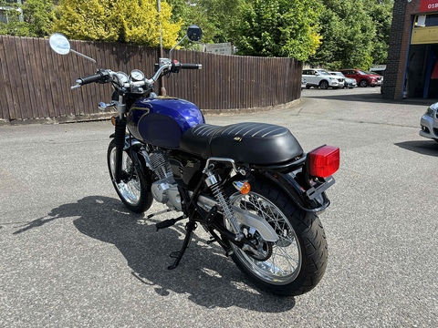Roadster Motorcycle 125 Manual Petrol