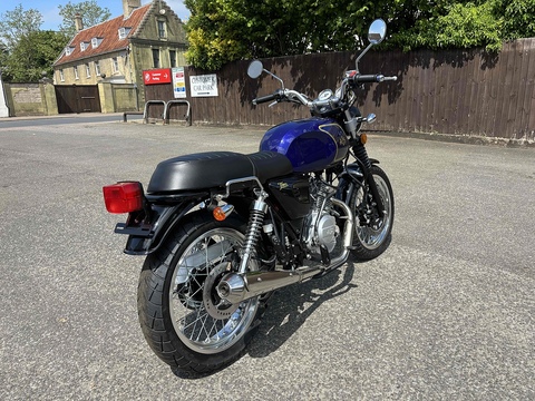 Roadster Motorcycle 125 Manual Petrol