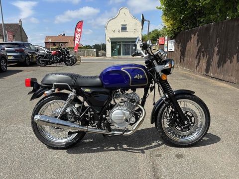 Roadster Motorcycle 125 Manual Petrol