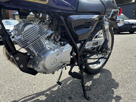 Roadster Motorcycle 125 Manual Petrol