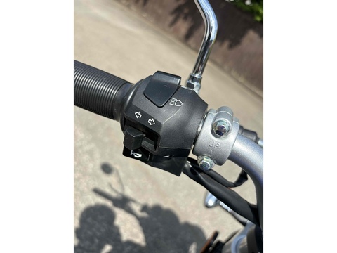 Roadster Motorcycle 125 Manual Petrol