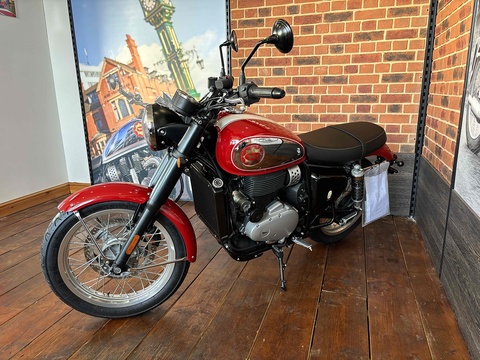 1 Motorbike 652 Manual Petrol