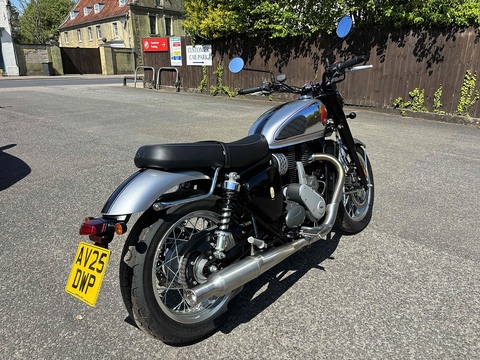 1 Motorcycle 652 Manual Petrol
