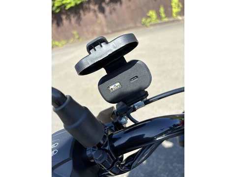 1 Motorcycle 652 Manual Petrol