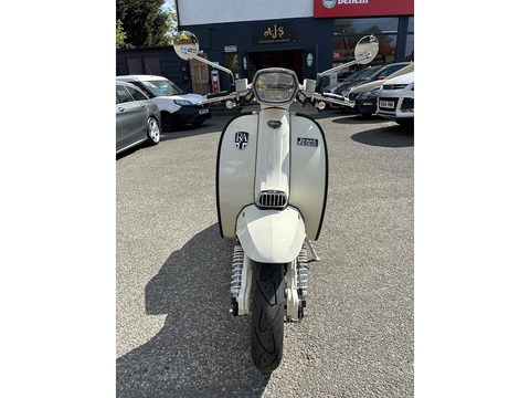 125 LC Scooter 125 Twist and Go Petrol