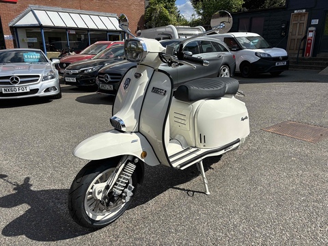 125 LC Scooter 125 Twist and Go Petrol