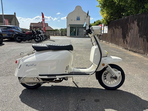 125 LC Scooter 125 Twist and Go Petrol