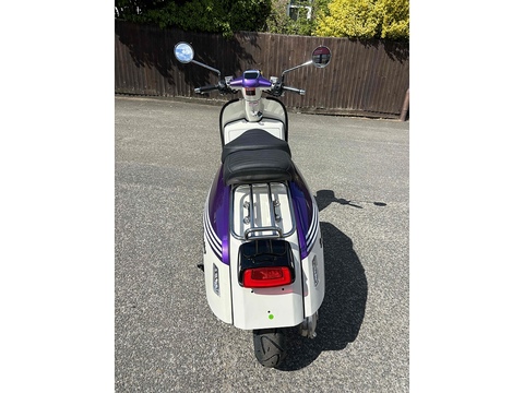 125 LC SE Scooter 125 Twist and Go Petrol