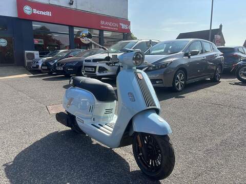 Air Cooled Round Light 125 Scooter AUTO Petrol E5