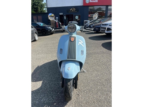 Air Cooled Round Light 125 Scooter AUTO Petrol E5