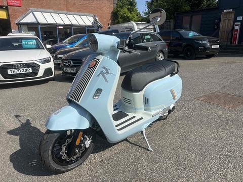 Air Cooled Round Light 125 Scooter AUTO Petrol E5