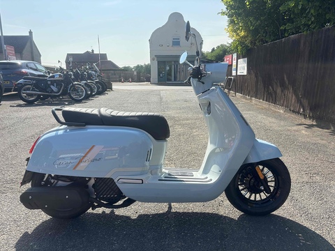 Air Cooled Round Light 125 Scooter AUTO Petrol E5