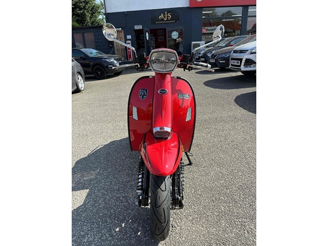 E5.5 Scooter 125 Auto Petrol