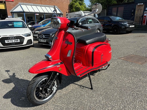 E5.5 Scooter 125 Auto Petrol