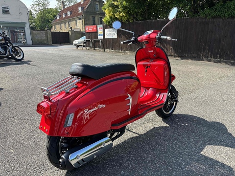 E5.5 Scooter 125 Auto Petrol