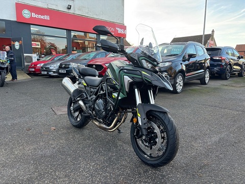 E5.5 Adventure 700 Manual Petrol