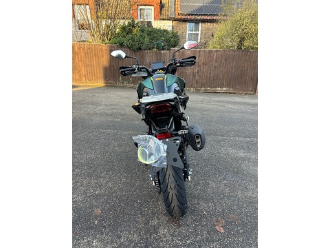 E5.5 Adventure 700 Manual Petrol