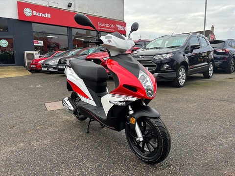 125 Scooter 125 Twist and Go Petrol