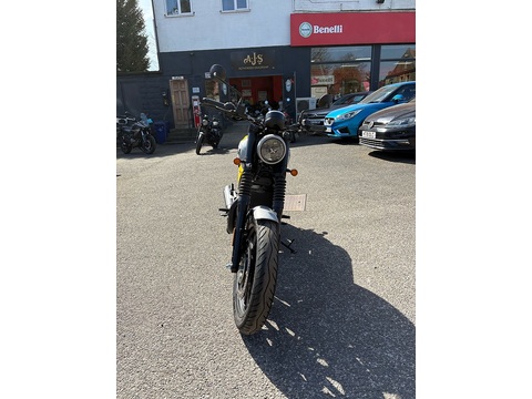 E5.5 Naked 334 Manual Petrol