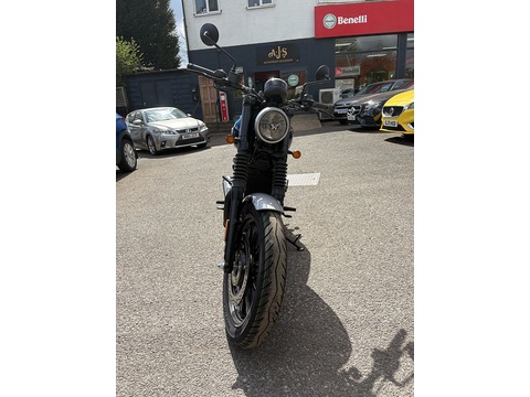 E5.5 Naked 334 Manual Petrol