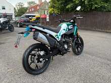 Benelli BKX 125 S 