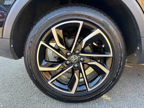 1.5 VTi-TECH Exclusive SUV 5dr Petrol Manual Euro 6 (s/s) (106 ps)