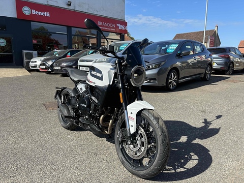 Moto Morini Seiemmezzo  STR   650  Petrol