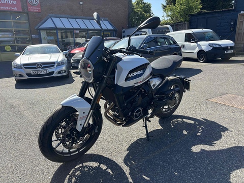 Moto Morini Seiemmezzo  STR   650  Petrol