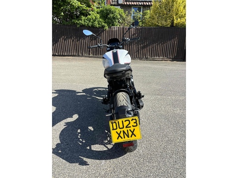 Moto Morini Seiemmezzo  STR   650  Petrol