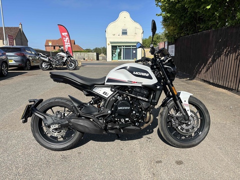 Moto Morini Seiemmezzo  STR   650  Petrol