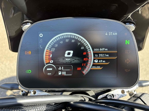 Moto Morini Seiemmezzo  STR   650  Petrol