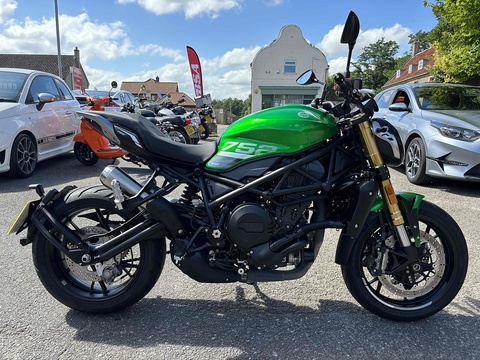 S E5 Motorbike 752 Manual Petrol