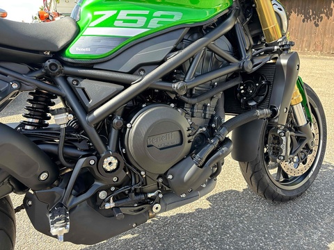 S E5 Motorbike 752 Manual Petrol