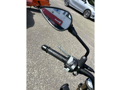 S E5 Motorbike 752 Manual Petrol