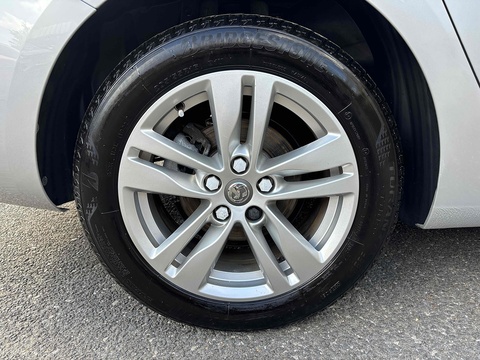 1.5 Turbo D Business Edition Nav Sports Tourer 5dr Diesel Manual Euro 6 (s/s) (122 ps)