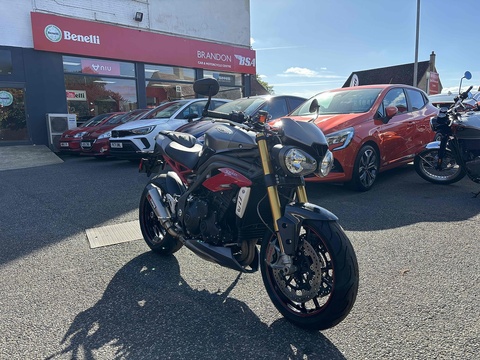 Speed Triple 1050   0.0  Petrol