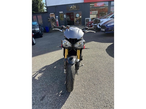Speed Triple 1050   0.0  Petrol