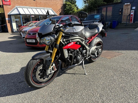 Speed Triple 1050   0.0  Petrol