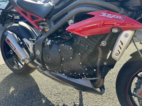 Speed Triple 1050   0.0  Petrol
