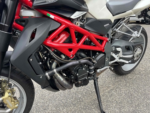 Brutale   0.0  Petrol
