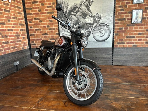 1 Motorbike 652 Manual Petrol