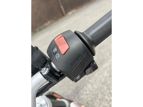 390 Naked Petrol Manual (43 ps)