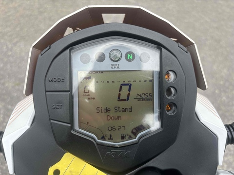 390 Naked Petrol Manual (43 ps)