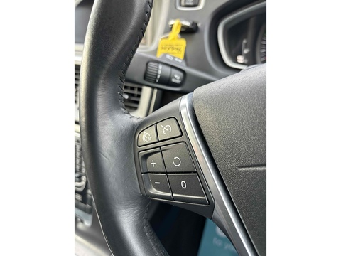 1.6 D2 SE Lux Hatchback 5dr Diesel Manual Euro 5 (s/s) (115 ps)