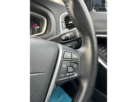 1.6 D2 SE Lux Hatchback 5dr Diesel Manual Euro 5 (s/s) (115 ps)